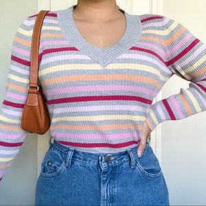 Colorful ribbed grey v neck sweater with stripes